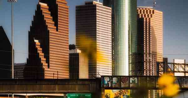 汽车行业宣传片制作服务